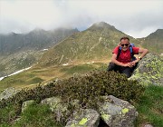 78 Salendo dal colletto del sent. 101 al Monte Avaro vista a dx, sulla mia spalla dx, verso la Bocchetta Triomen da dove sono sceso 